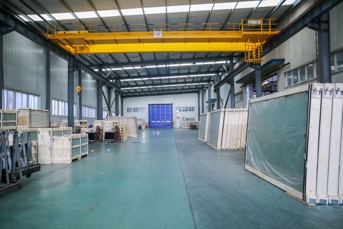 Qingdao Shinerising Glass Co., Ltd linha de produção da fábrica