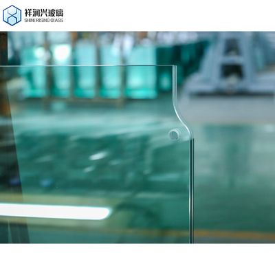 Design de terraço moderno com barrancos de varanda de vidro laminado e aço inoxidável polaco