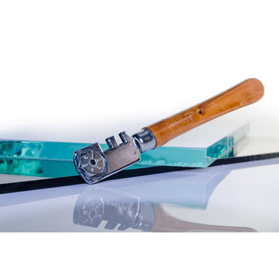 Conforme o artigo 4.o, vidro temperado colorido de 4 mm por metro quadrado para venda em Qingdao