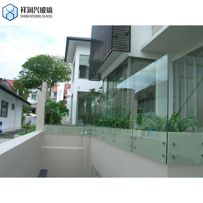 Painéis de vidro temperado de borda cortada a laser personalizados para arquitetura Padrão GB15763.2-2005