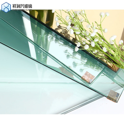 Painéis de vidro temperado transparente de 10 mm personalizados para convés Material de construção resistente ao calor