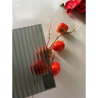 Folha de vidro plana polida 3-19 mm com pontos de chuva de derretimento quente para balaustradas temperadas