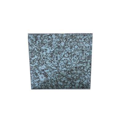 Espelho antigo decorativo de parede com padrão em forma de retângulo