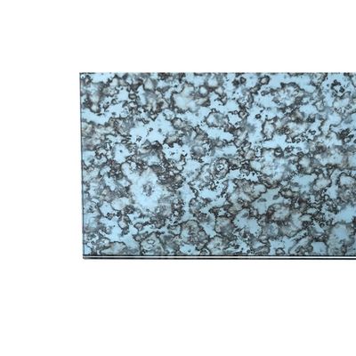 Espelho antigo decorativo de parede com padrão em forma de retângulo