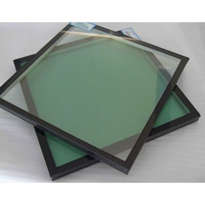 Painéis de vidro de vidro de isolamento por vácuo para remodelações de edifícios físicos