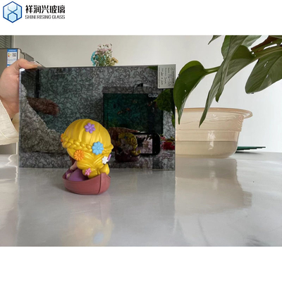 Vidro de espelho clássico antigo para decoração de parede interior em estilo retângulo de diversão